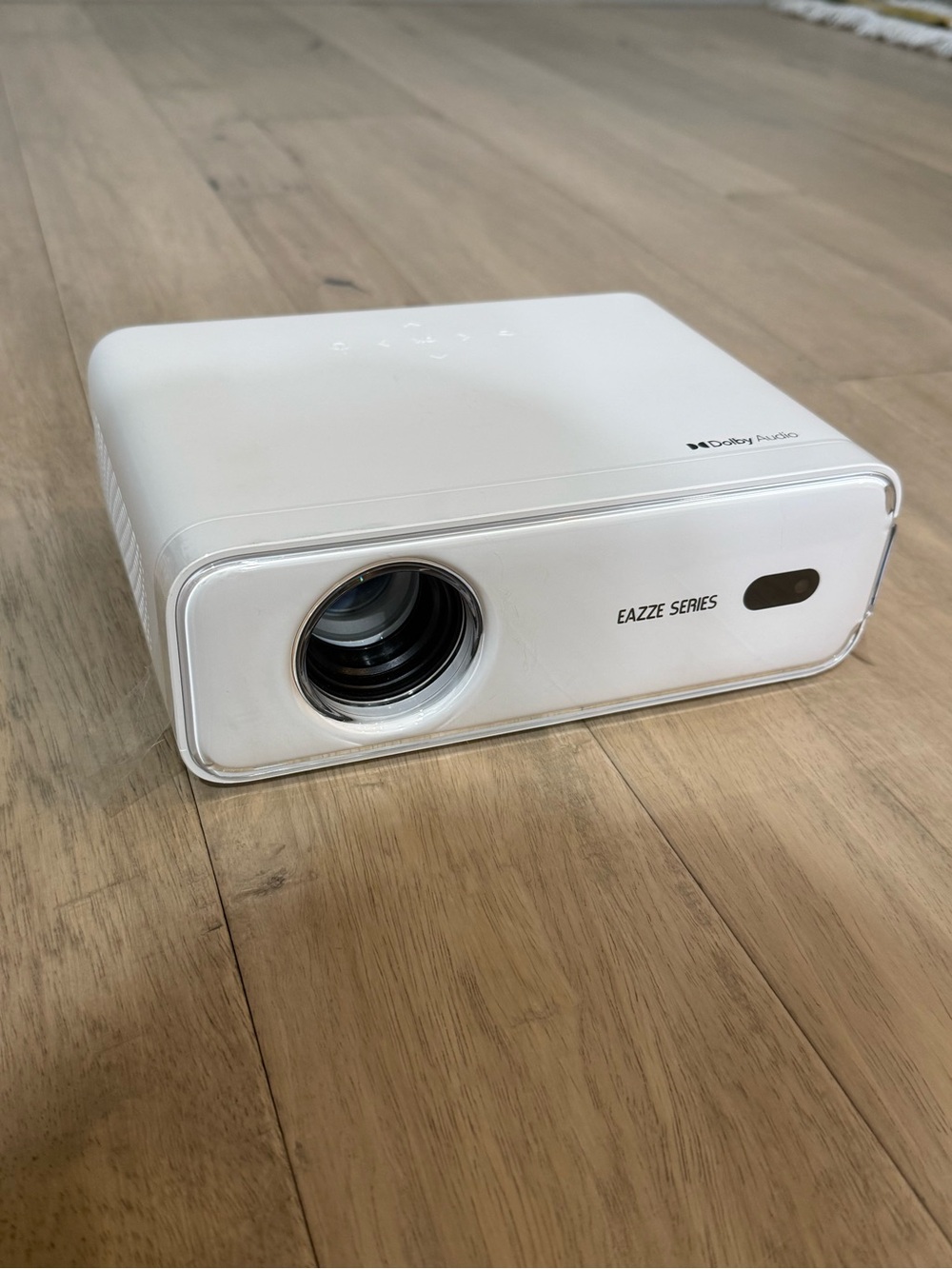Brand New Aurzen EAZZE projector